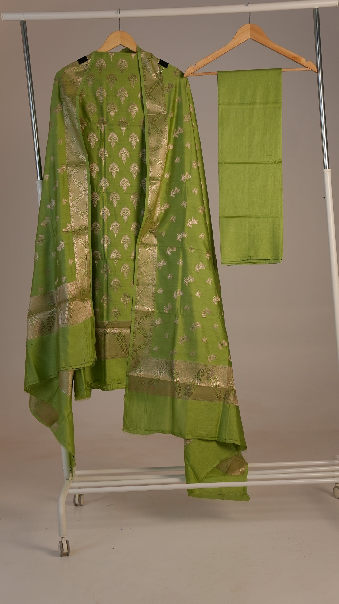 Graceful Green Banarasi Silk Suit Set with Zari Weaving